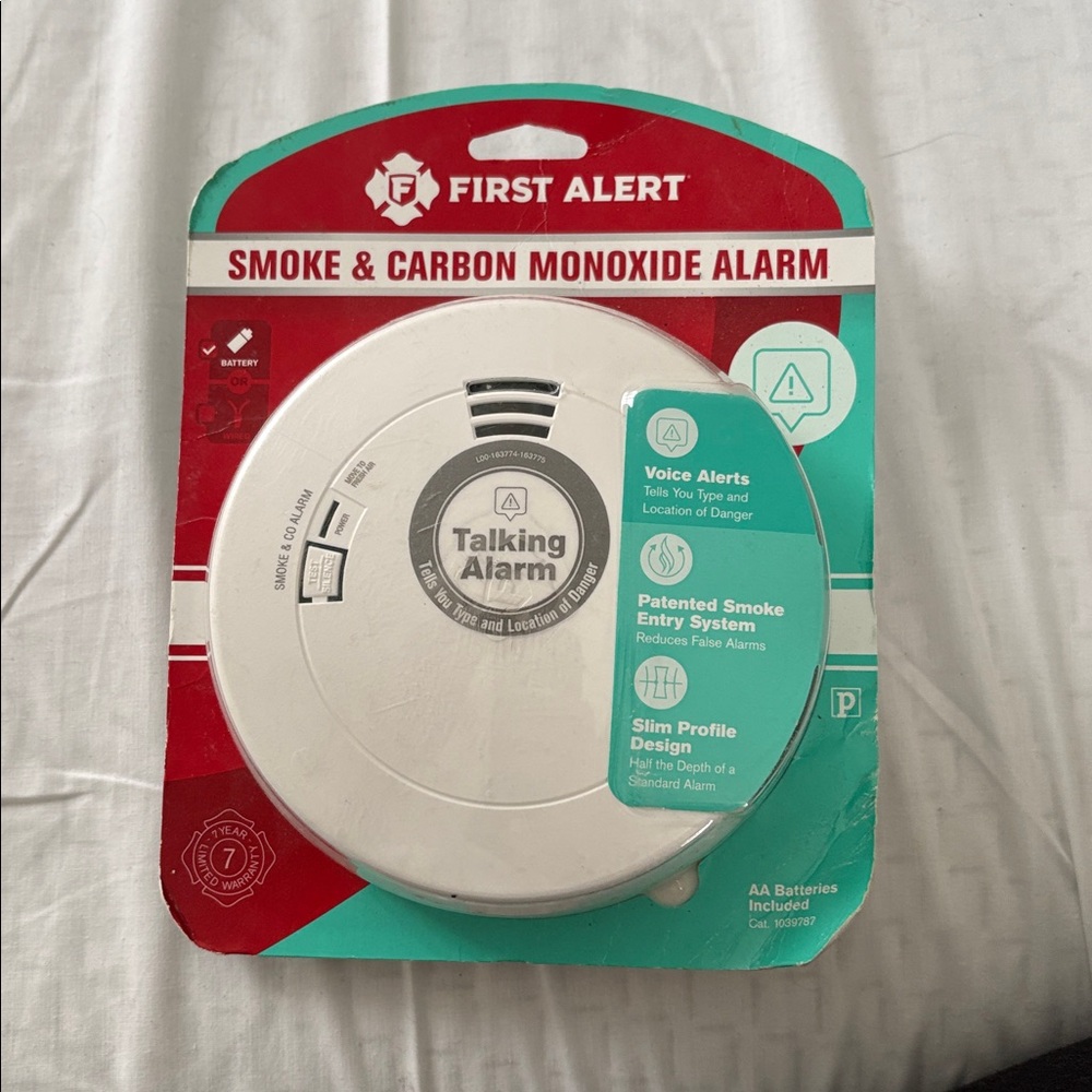 First Alert Smoke & Carbon Monoxide Talking Alarm 1039787 NEW